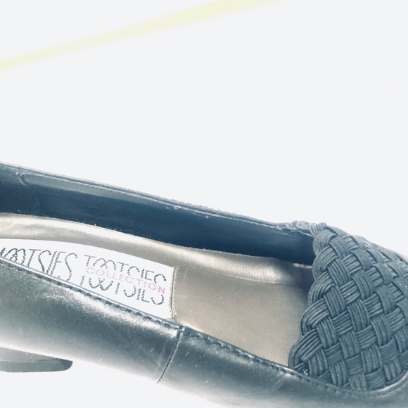 Black 2 inch heel Pump (Size 5.5) - Picture 3 of 7